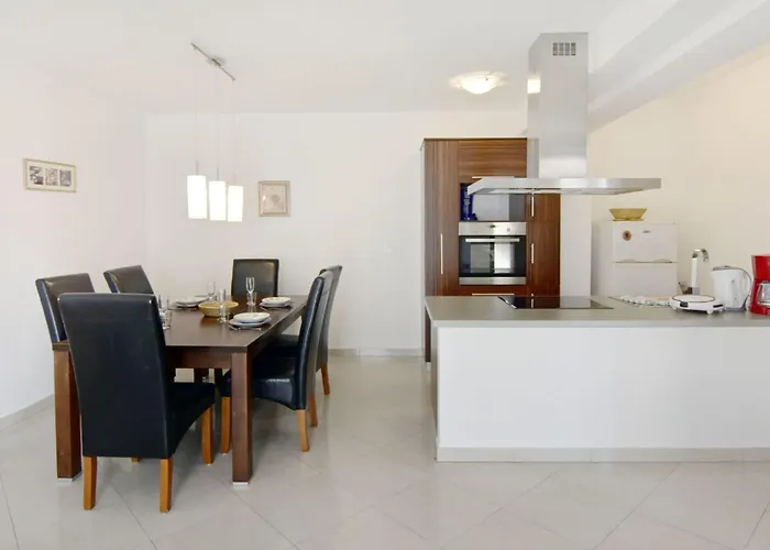 Alpa 7 By Interhome דירה אומאג