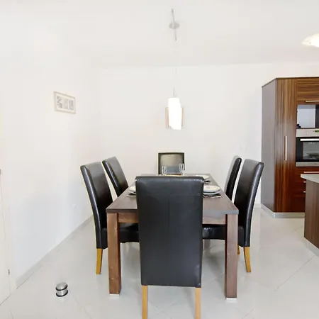 아파트 Alpa 7 By Interhome